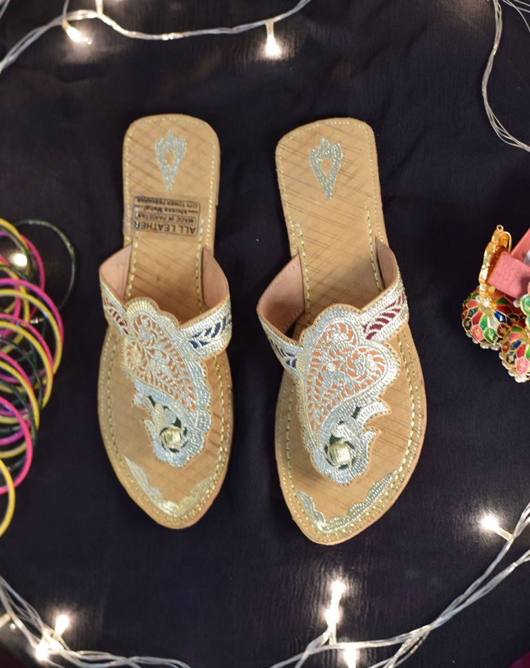 zari chappal price